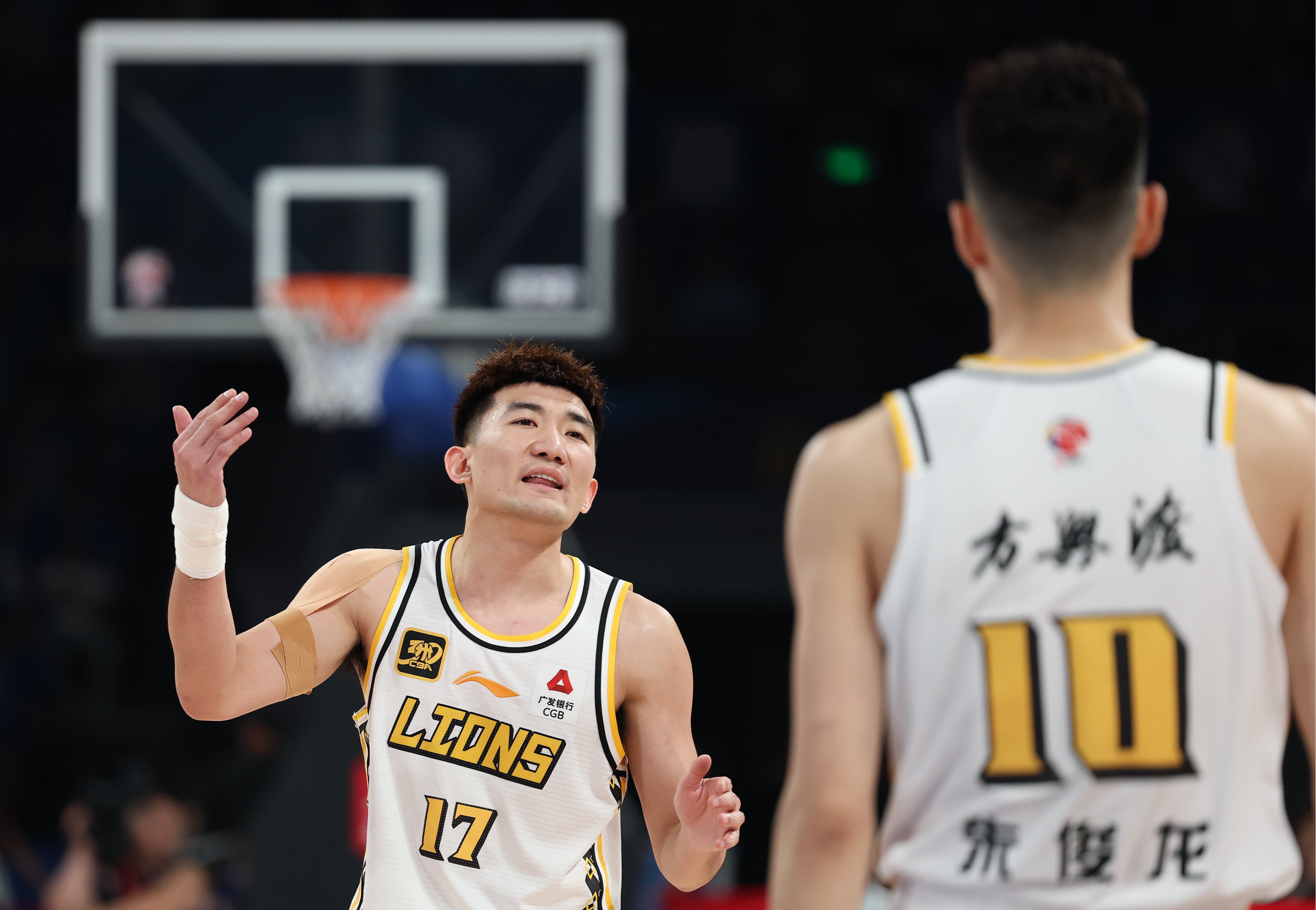 关于塔图姆的CBA吗再成焦点的信息